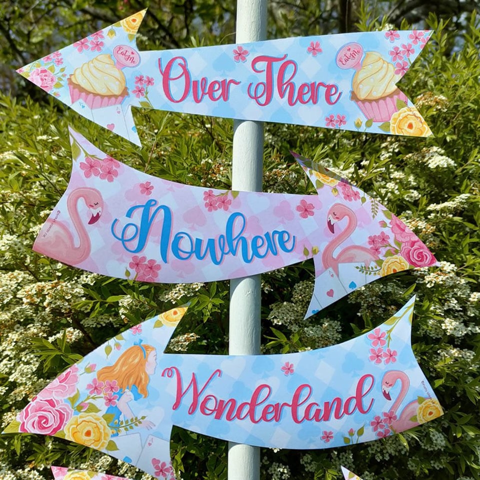 Dreamy Alice In Wonderland Party Signs - Alice In Wonderland Signs Free Printable