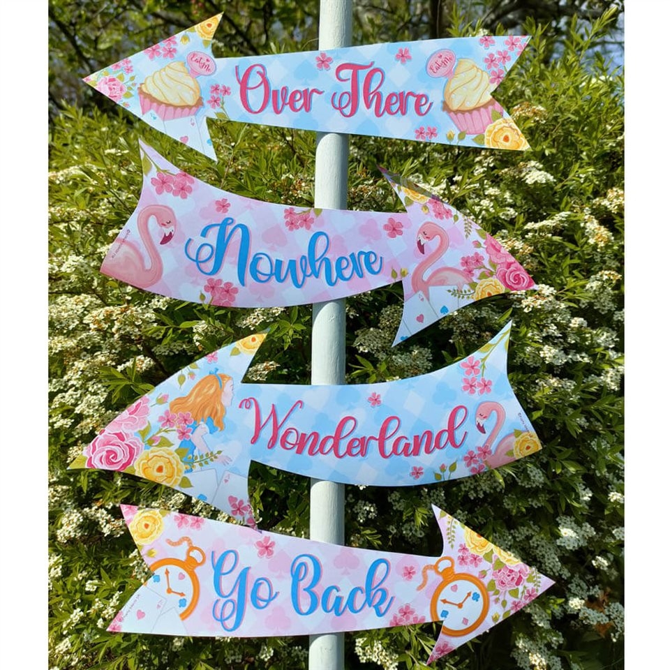Dreamy Alice In Wonderland Party Signs - Alice In Wonderland Signs Free Printable